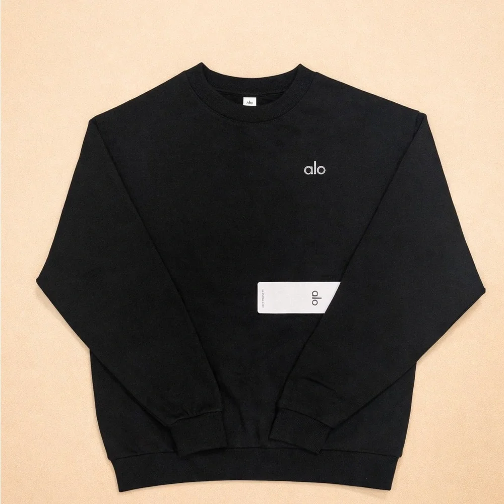 ALO Yoga Black Crewneck Sweatshirt with Subtle Logo - Picture 1 of 4